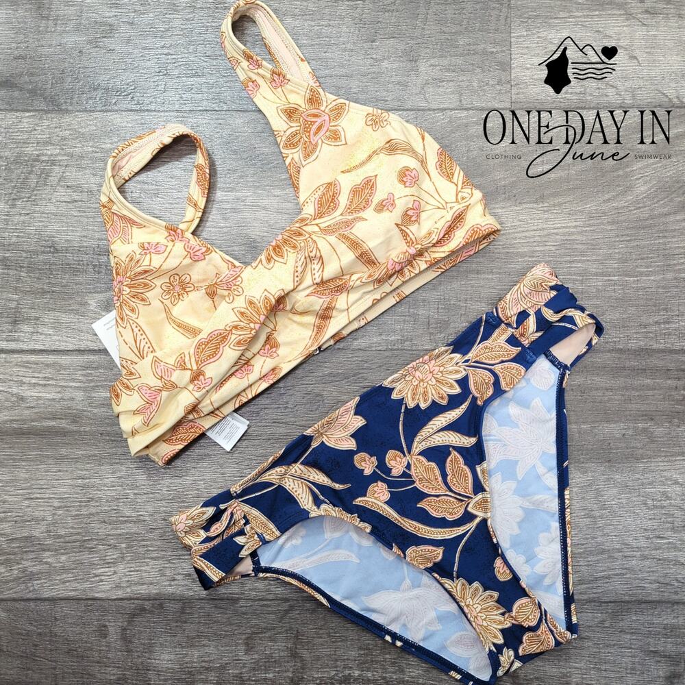 Cupshe Cross Front Bikini Swimsuit Floral Cream Navy Blue Two Piece NWT Size XL - Picture 3 of 7